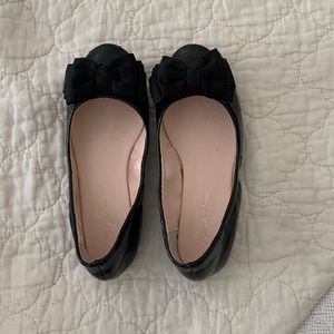 Ruby and bloom black patent leather dress shoes with bow